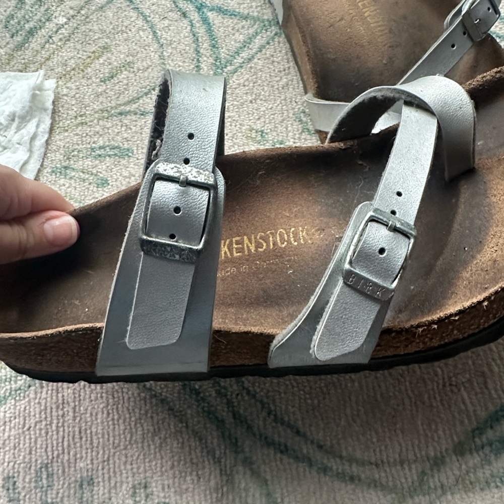 Birkenstock Mayari Sandal in Metallic Silver Sz 39 - Picture 3 of 6
